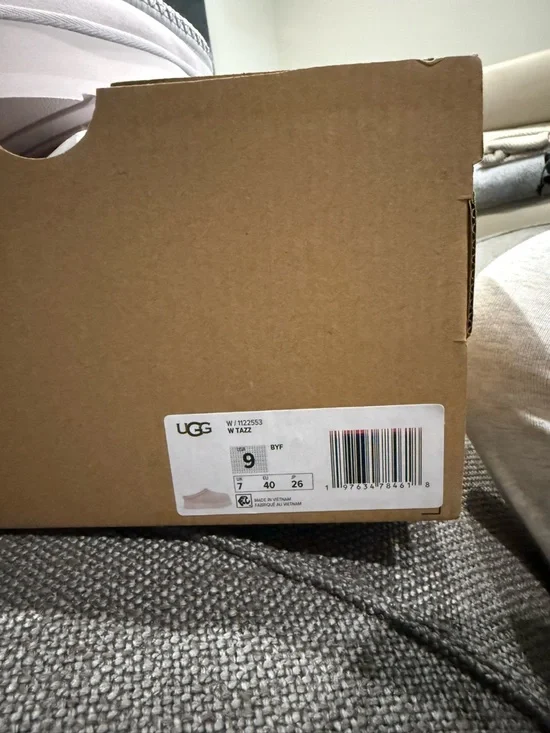 NWT Tazz Uggs - Picture 4 of 4